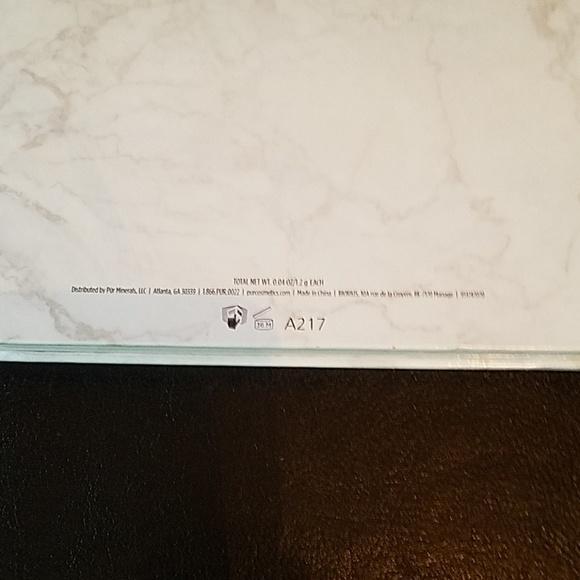 TRADED Pur Soiree Diaries palette - Picture 3 of 3